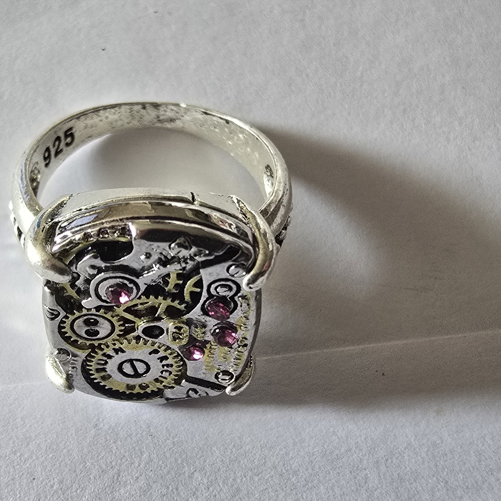 .925 Sterling Silver Steampunk Gear Ring with Red Accents Size 7 NEW - Picture 7 of 9